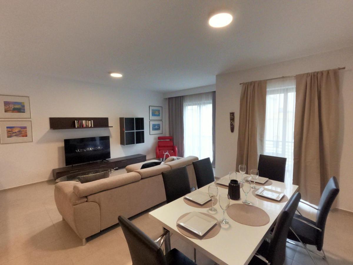 Korzo Suites St. Julian'S Экстерьер фото